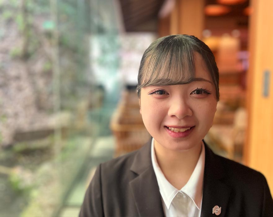 「フロントスタッフ」