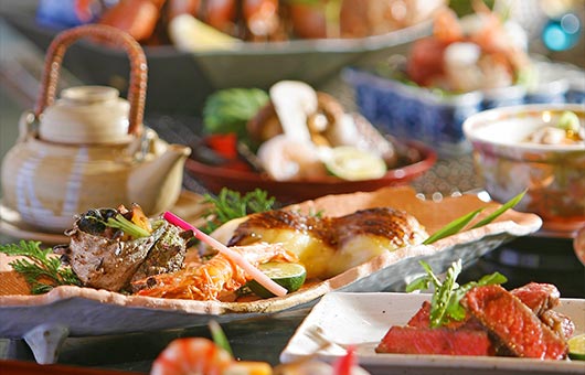 お食事処 炙り房「翡翠桟敷」(かわせみさじき)